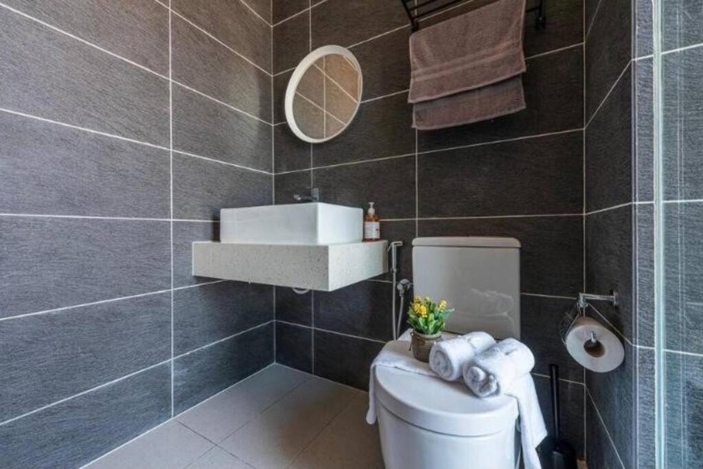 Cozy Mayfair Homestay Пучонг Екстер'єр фото
